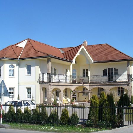 Villa Hawaii Rapotin Экстерьер фото